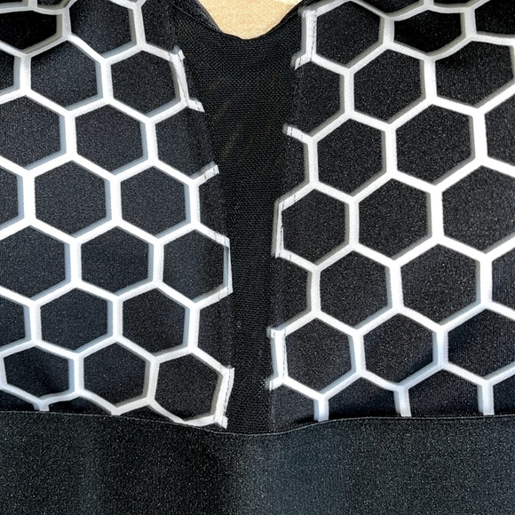 Super Comfortable Cross-Back Sports Bra - Max Support Workout Top - Picture 10 of 15